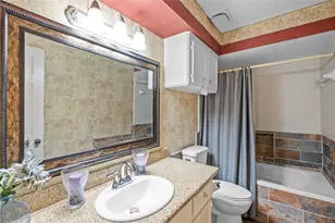 6215 Greenway Forest Ln, Houston, TX 77088 - Photo 9