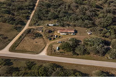 9880 Dix Road, Kingsbury, TX 78638 - Photo 37