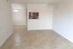 4633 Wild Indigo St, Houston, TX 77027 - Photo 5