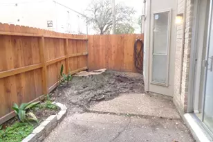 4633 Wild Indigo St, Houston, TX 77027 - Photo 15