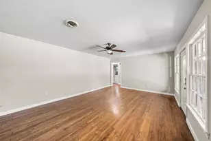 1224 N San Jacinto St, Conroe, TX 77301 - Photo 3