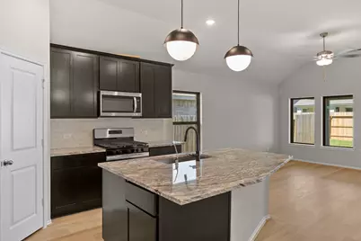 1016 Shoal Creek Trail, Conroe, TX 77304 - Photo 5