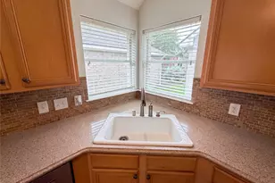 208 Green Cedar Dr, League City, TX 77573 - Photo 9