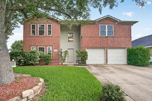 10634 Redwood Dr, Baytown, TX 77523 - Photo 1