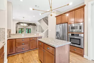 1129 W Bell St, Houston, TX 77019 - Photo 13