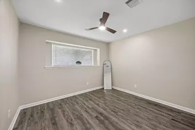 197 W Tri Oaks Lane #197, Houston, TX 77043 - Photo 13