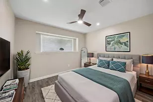 197 W Tri Oaks Ln, Houston, TX 77043 - Photo 5