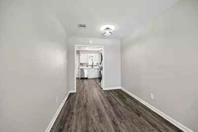 197 W Tri Oaks Lane #197, Houston, TX 77043 - Photo 9
