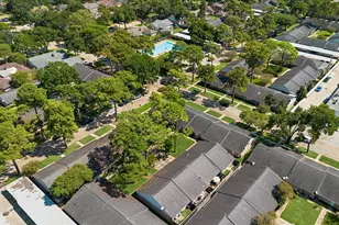197 W Tri Oaks Ln, Houston, TX 77043 - Photo 23