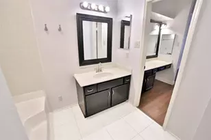 486 S Wilcrest Dr, Houston, TX 77042 - Photo 15