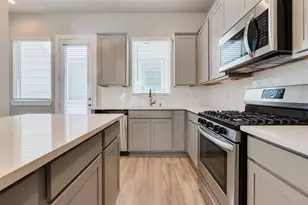 7705 Rainbow Close Ln, Houston, TX 77055 - Photo 11