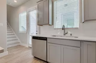 7705 Rainbow Close Ln, Houston, TX 77055 - Photo 13