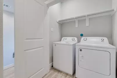 7705 Rainbow Close Lane, Houston, TX 77055 - Photo 27