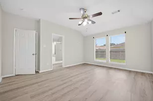 4915 Lochman Ln, Pearland, TX 77584 - Photo 19