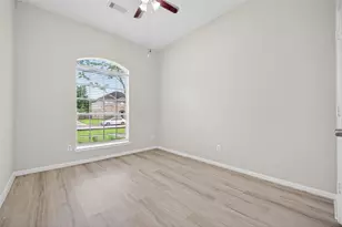 4915 Lochman Ln, Pearland, TX 77584 - Photo 27