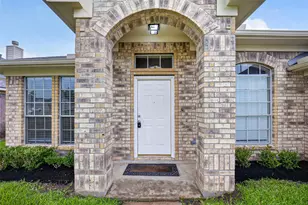4915 Lochman Ln, Pearland, TX 77584 - Photo 3