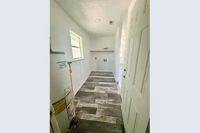 211 Johnson Street, Ames, TX 77575 - Photo 9