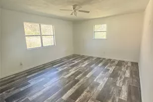 211 Johnson St, Ames, TX 77575 - Photo 11