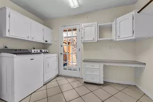 8043 Zimmermann Dr, Houston, TX 77088 - Photo 33