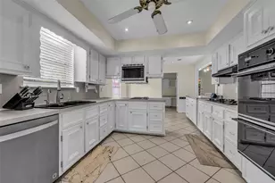 8043 Zimmermann Dr, Houston, TX 77088 - Photo 7