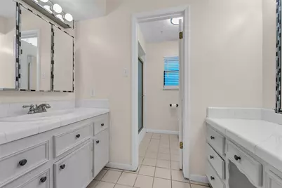 8043 Zimmermann Drive, Houston, TX 77088 - Photo 9