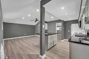 8043 Zimmermann Dr, Houston, TX 77088 - Photo 49