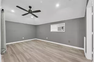 8043 Zimmermann Dr, Houston, TX 77088 - Photo 15