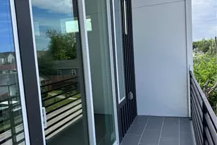 1004 E 32nd St, Houston, TX 77022 - Photo 21