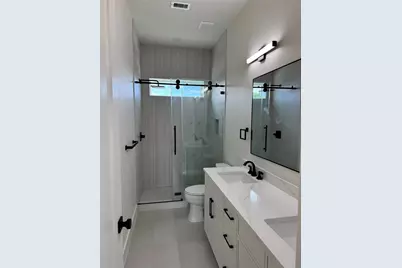 1004 E 32nd Street, Houston, TX 77022 - Photo 31
