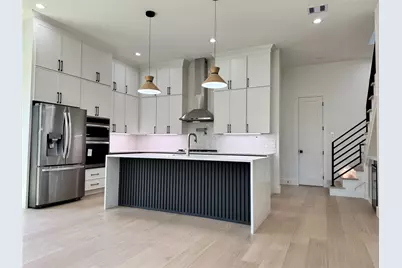 1004 E 32nd Street, Houston, TX 77022 - Photo 9