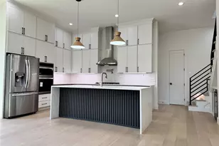 1004 E 32nd St, Houston, TX 77022 - Photo 9