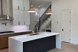 1004 E 32nd St, Houston, TX 77022 - Photo 11