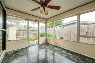 9318 Benning Dr, Houston, TX 77031 - Photo 41