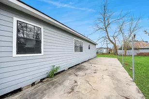 15 High St, Baytown, TX 77520 - Photo 25