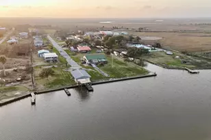 4621 County Rd 459B, Freeport, TX 77541 - Photo 11