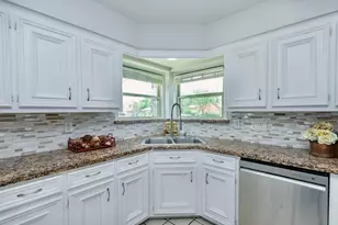 7219 Rancho Mission Dr, Houston, TX 77083 - Photo 9
