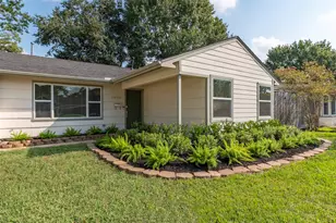 1806 Gardenia Dr, Houston, TX 77018 - Photo 1
