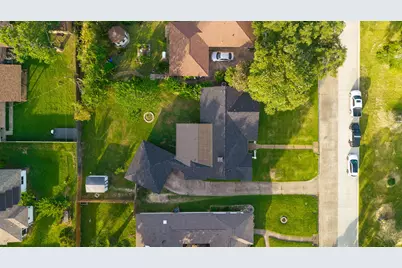 502 Red Bud Ln, Baytown, TX 77520 - Photo 35