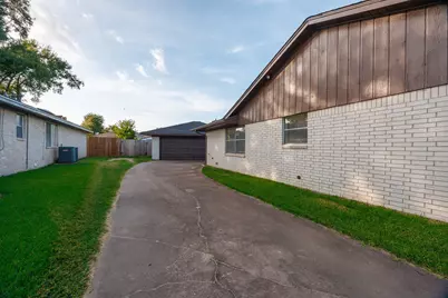 502 Red Bud Ln, Baytown, TX 77520 - Photo 29