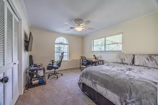 502 Red Bud Ln, Baytown, TX 77520 - Photo 15