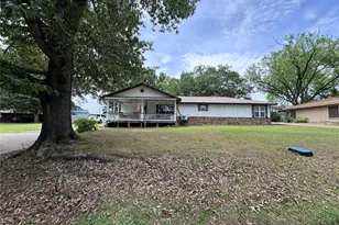 309 N Marsh Dr, Livingston, TX 77351 - Photo 1