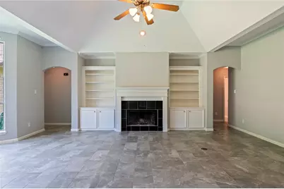 311 Oak Hollow Drive, League City, TX 77573 - Photo 9