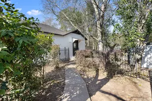 723 E Pecan St, La Grange, TX 78945 - Photo 17