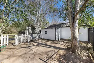 723 E Pecan St, La Grange, TX 78945 - Photo 15