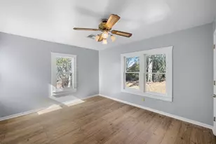 723 E Pecan St, La Grange, TX 78945 - Photo 9