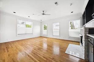 2506 Van Buren St, Houston, TX 77006 - Photo 7