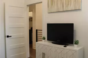 5813 England St, Houston, TX 77021 - Photo 5