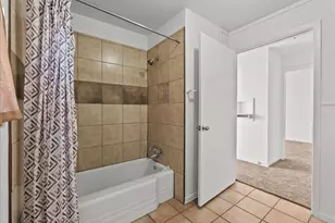 1002 Orange St, La Marque, TX 77568 - Photo 7