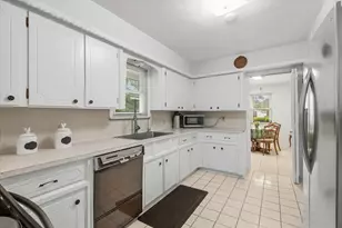 1718 Droxford Dr, Houston, TX 77008 - Photo 11