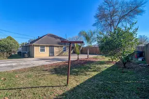 8004 Mendez St, Houston, TX 77029 - Photo 13